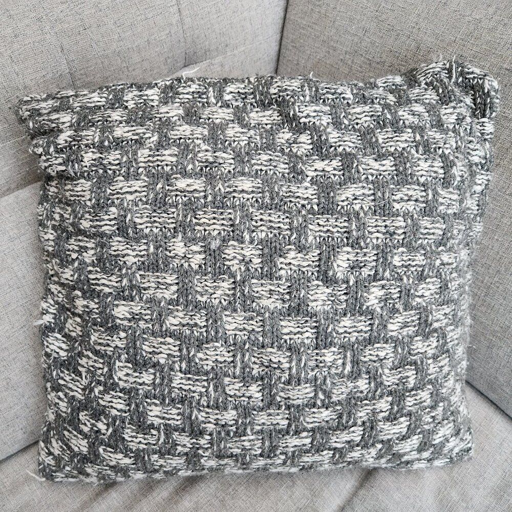 Grey & White knit soft pillow / 20x20